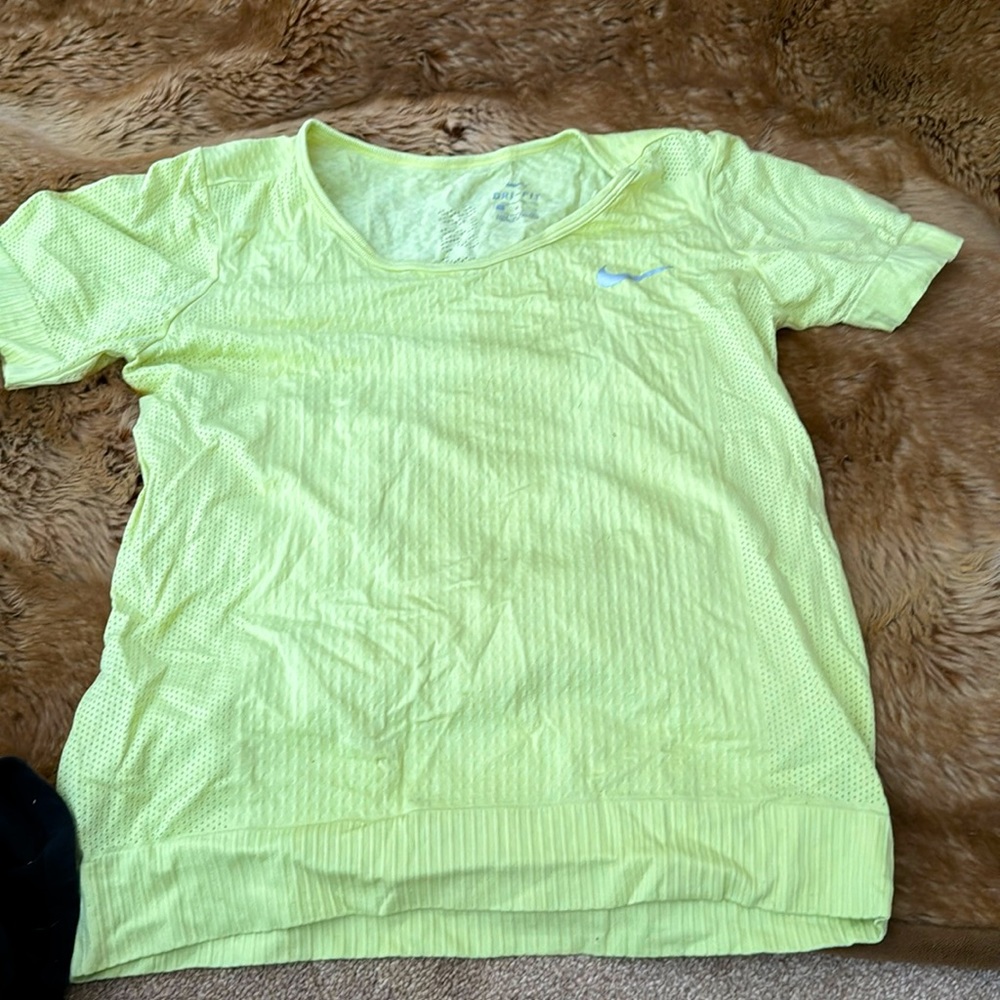 Nike top